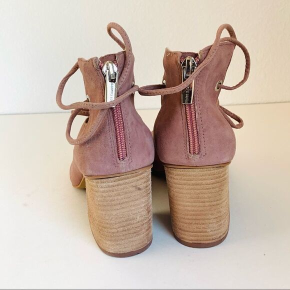 Vince Camuto Chunky Heel Gladiator Sandals‎ - Picture 4 of 7